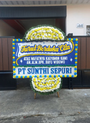 Papan Bunga Duka di Kayu Bongkok