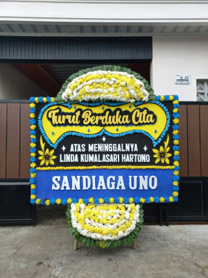 Papan Bunga Duka di Kayu Bongkok